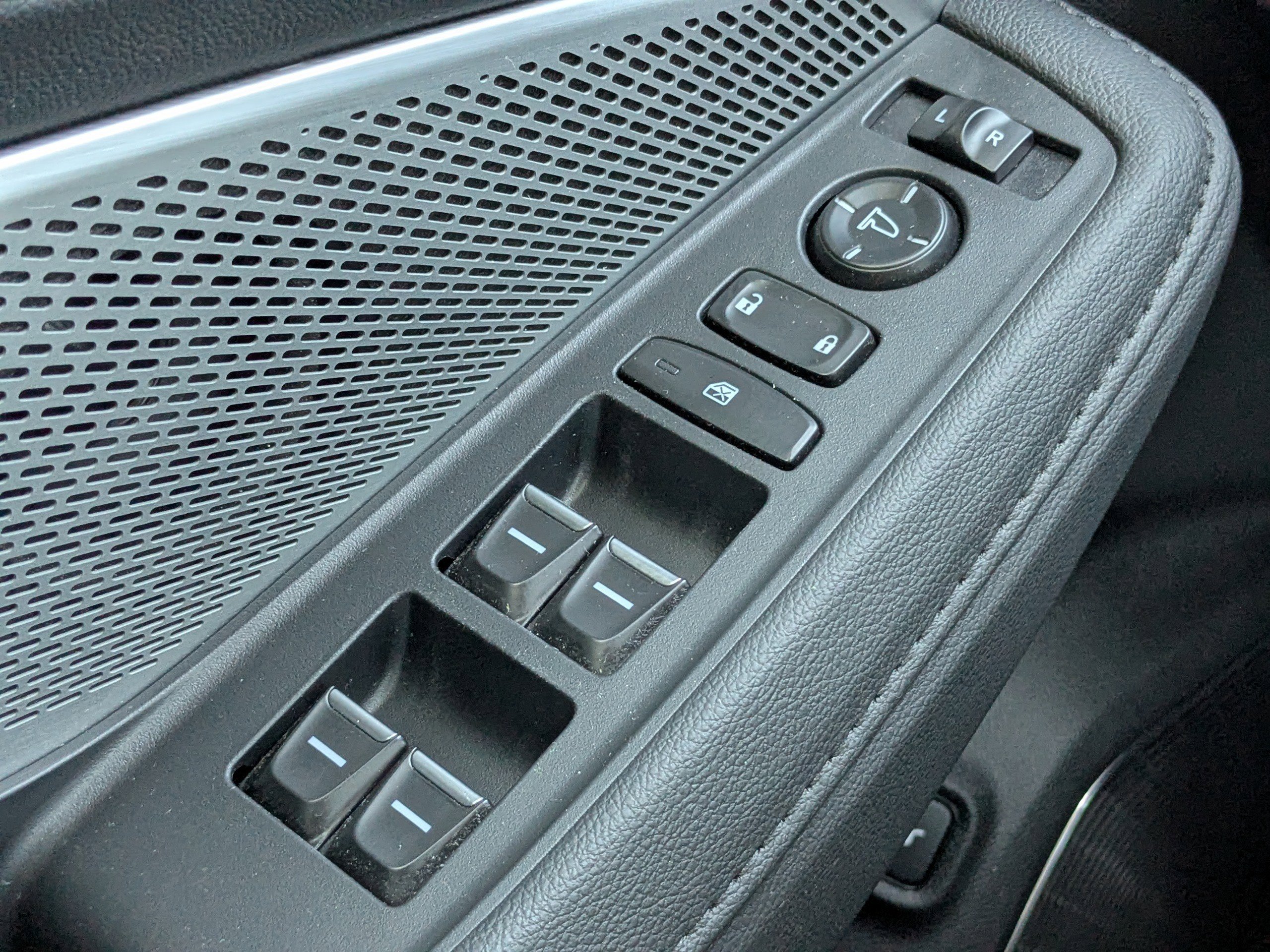 Used 2025 Acura MDX SH-AWD image 27