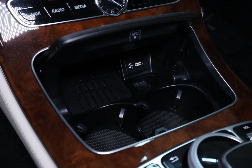 Used 2019 Mercedes-Benz E 300 4MATIC image 34