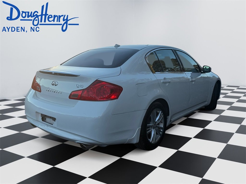 Used 2015 INFINITI Q40 w/ Moonroof Package image 5