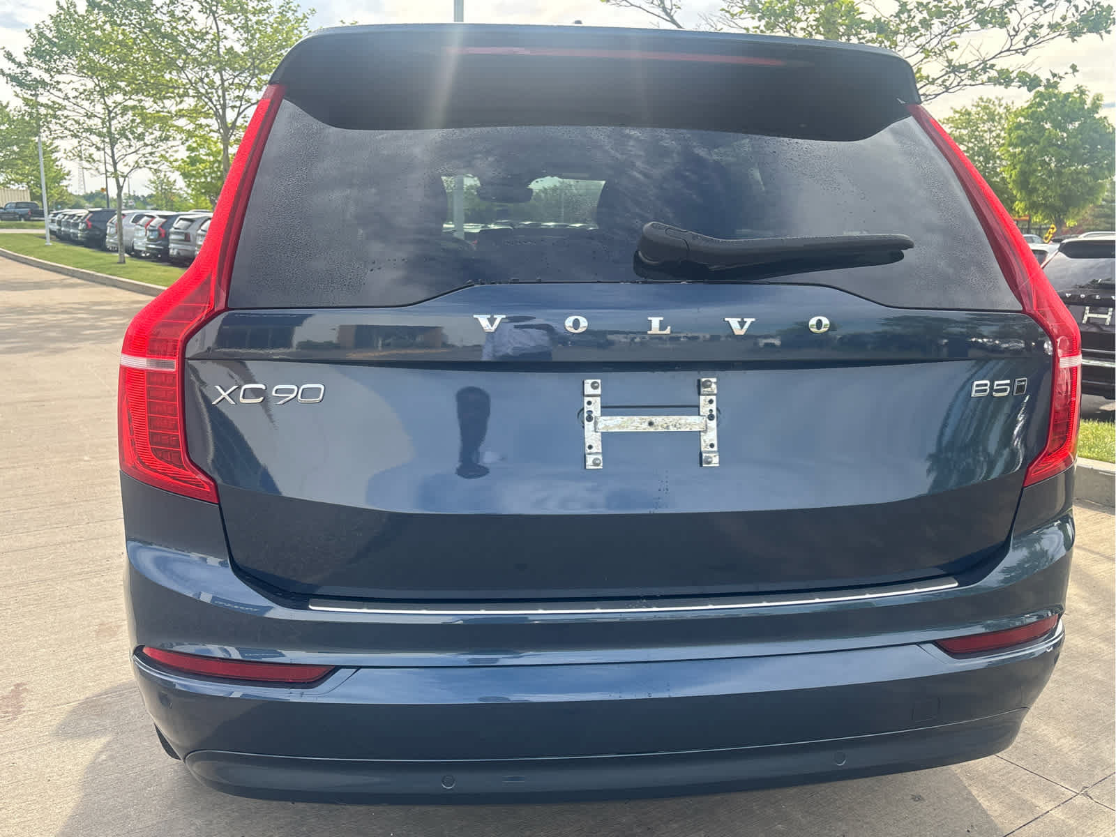 Used 2023 Volvo XC90 B5 Core w/ Protection Package Premier AWD/4WD image 6