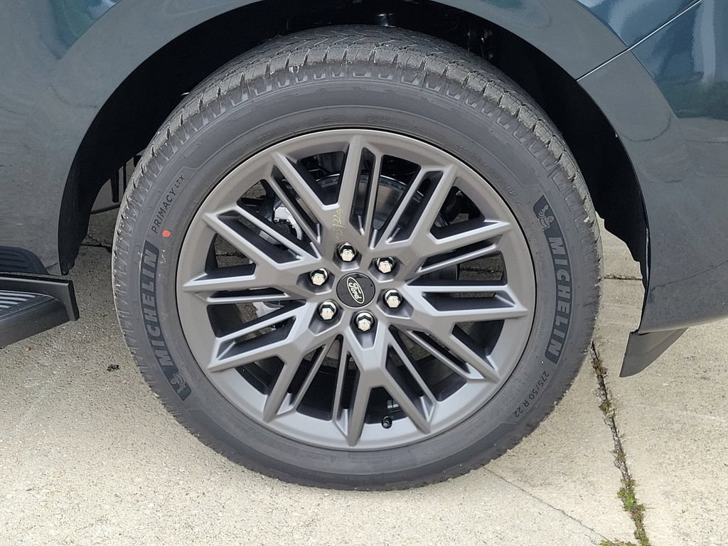 New 2026 Ford Expedition Max Platinum w/ Stealth Appearance Package AWD/4WD image 6