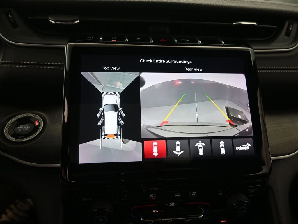 Used 2024 Jeep Grand Cherokee L Limited w/ Luxury Tech Group II AWD/4WD image 37