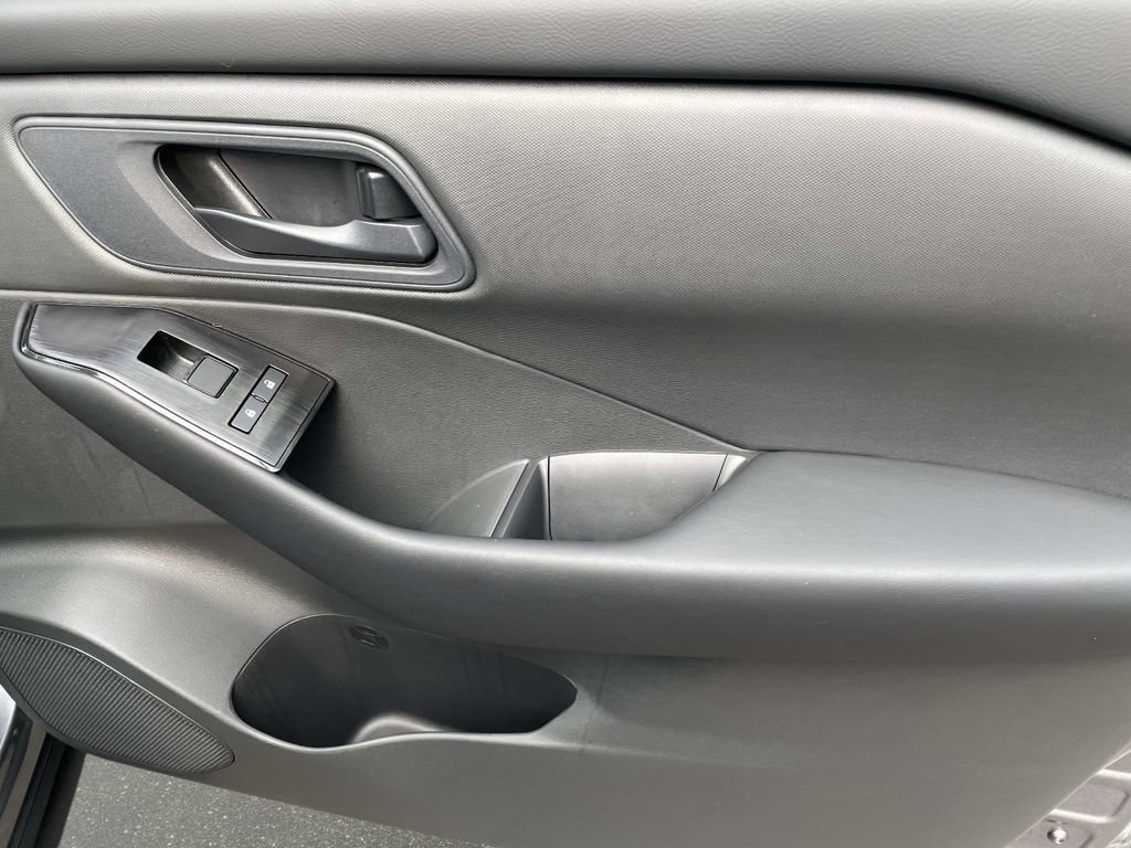 New 2026 Nissan Rogue S FWD image 9