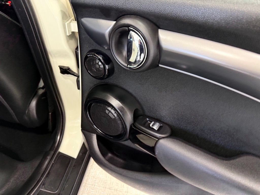 Used 2023 MINI Cooper S w/ Premium Package FWD image 29