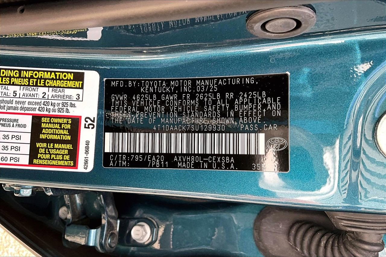 Used 2025 Toyota Camry SE w/ Convenience Package FWD image 16