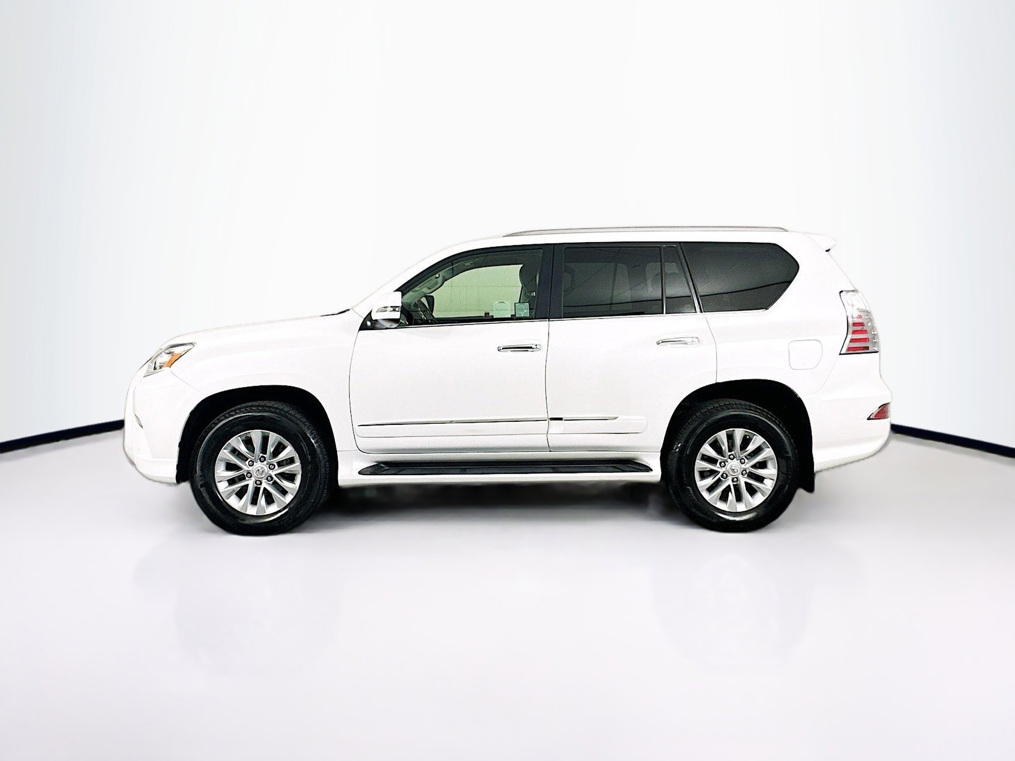 Used 2017 Lexus GX 460 Premium w/ Premium Package image 4