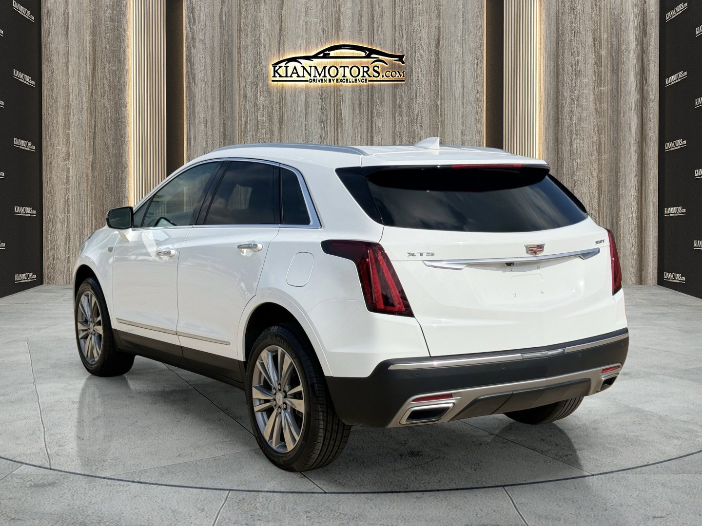 Used 2024 Cadillac XT5 Premium Luxury FWD image 5