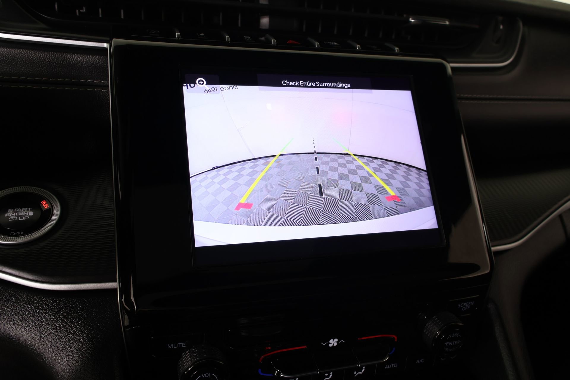 Used 2025 Jeep Grand Cherokee L Laredo RWD image 6