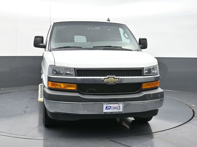 Used 2021 Chevrolet Express 2500 w/ Driver Convenience Package image 24