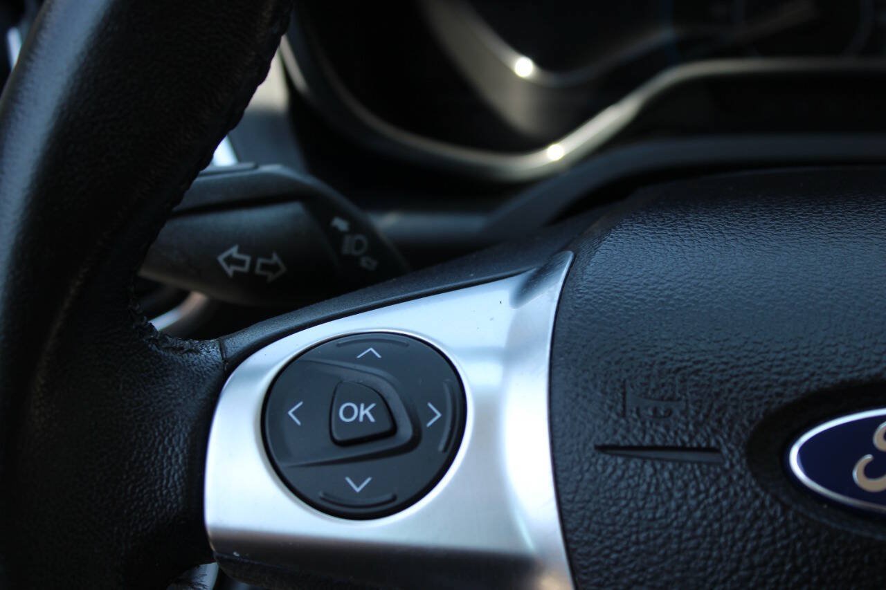 Used 2013 Ford C-MAX SEL FWD image 38