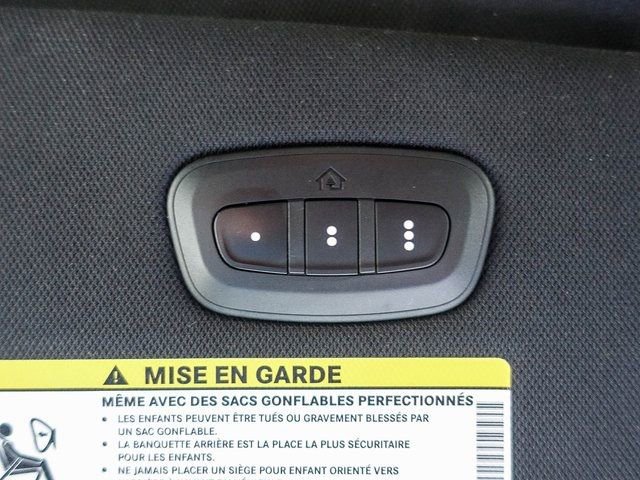 Used 2023 Chrysler Pacifica Limited w/ S Appearance Package image 32