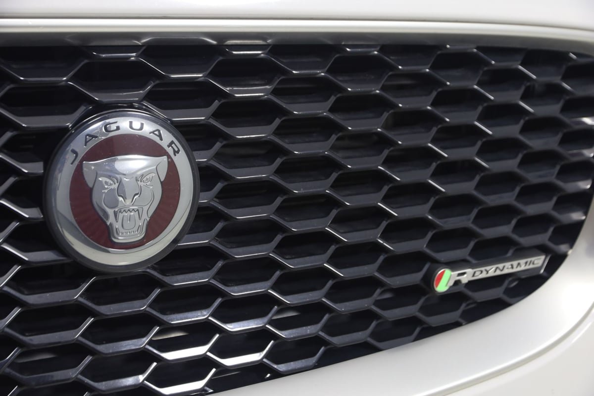 Used 2018 Jaguar E-PACE R-Dynamic S AWD/4WD image 16