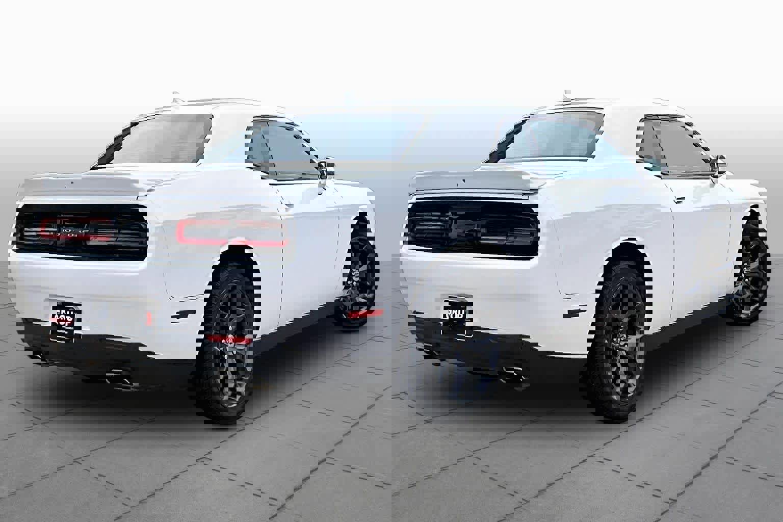 Used 2019 Dodge Challenger SXT w/ Plus Package image 11