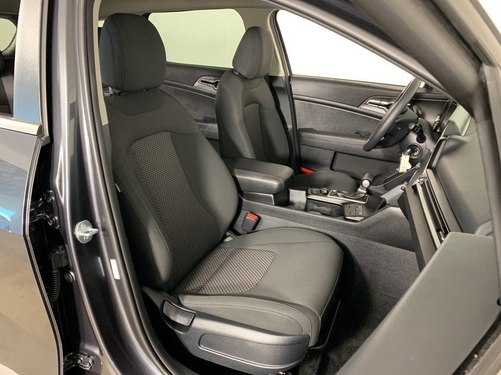 Used 2023 Kia Sportage LX image 38