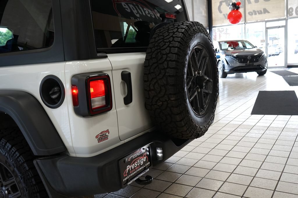 Used 2024 Jeep Wrangler Unlimited Sport AWD/4WD image 15