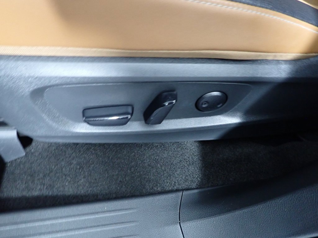 Used 2024 Nissan Pathfinder Platinum image 20
