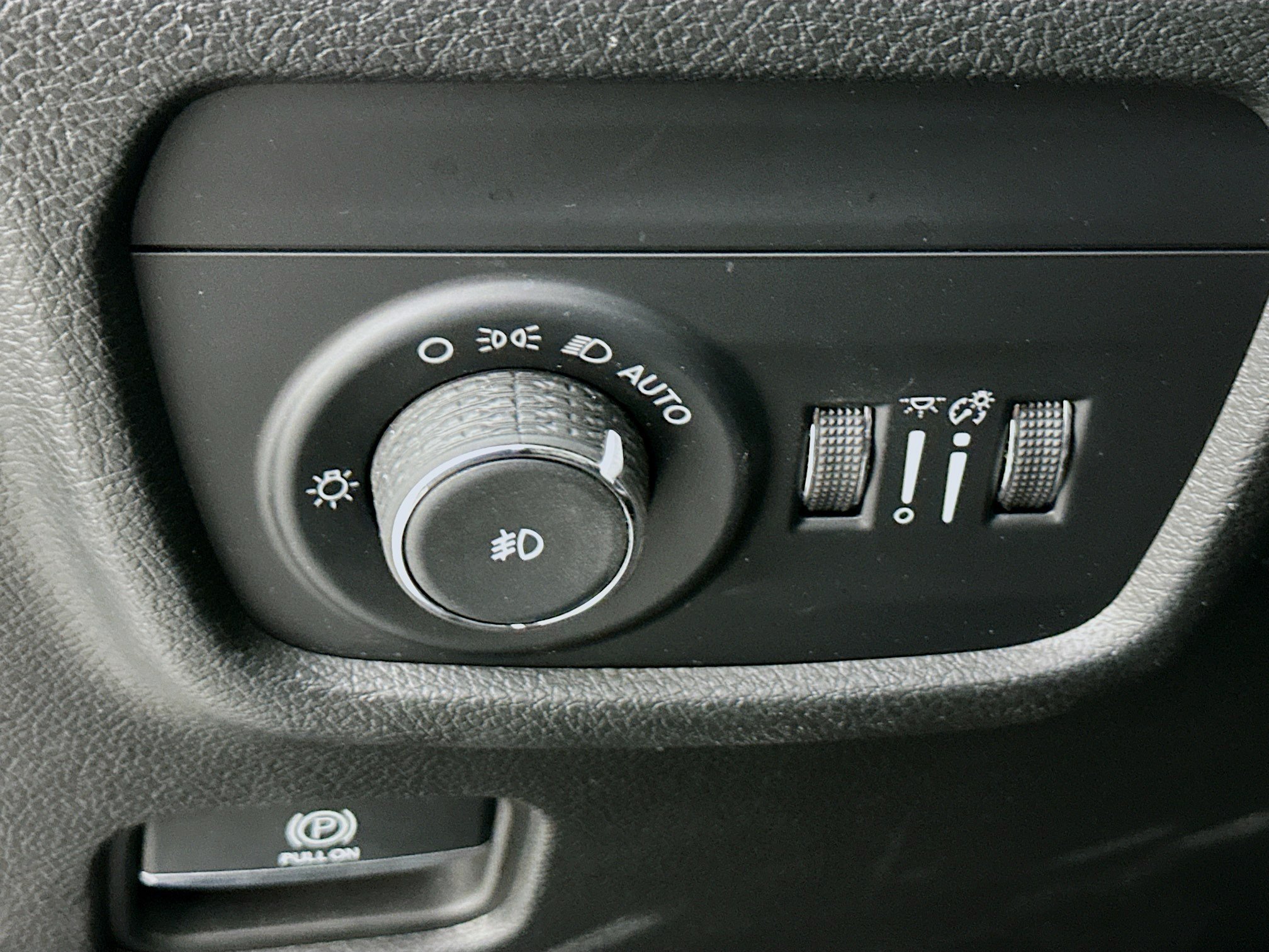 Used 2023 Jeep Grand Cherokee L Limited AWD/4WD image 17
