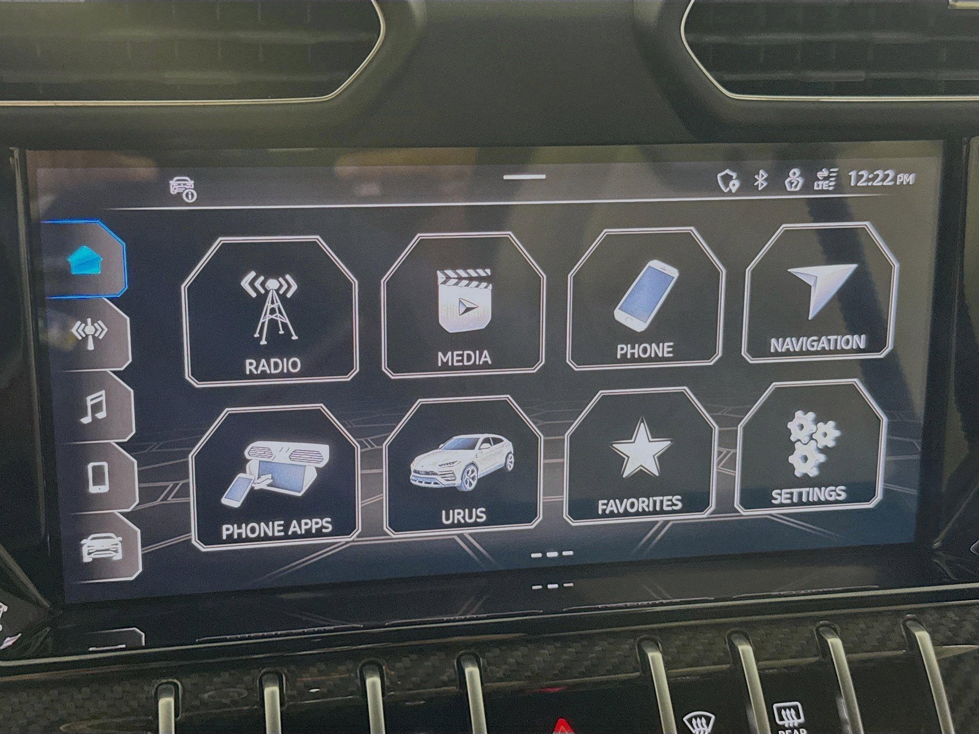 Used 2022 Lamborghini Urus AWD/4WD image 12