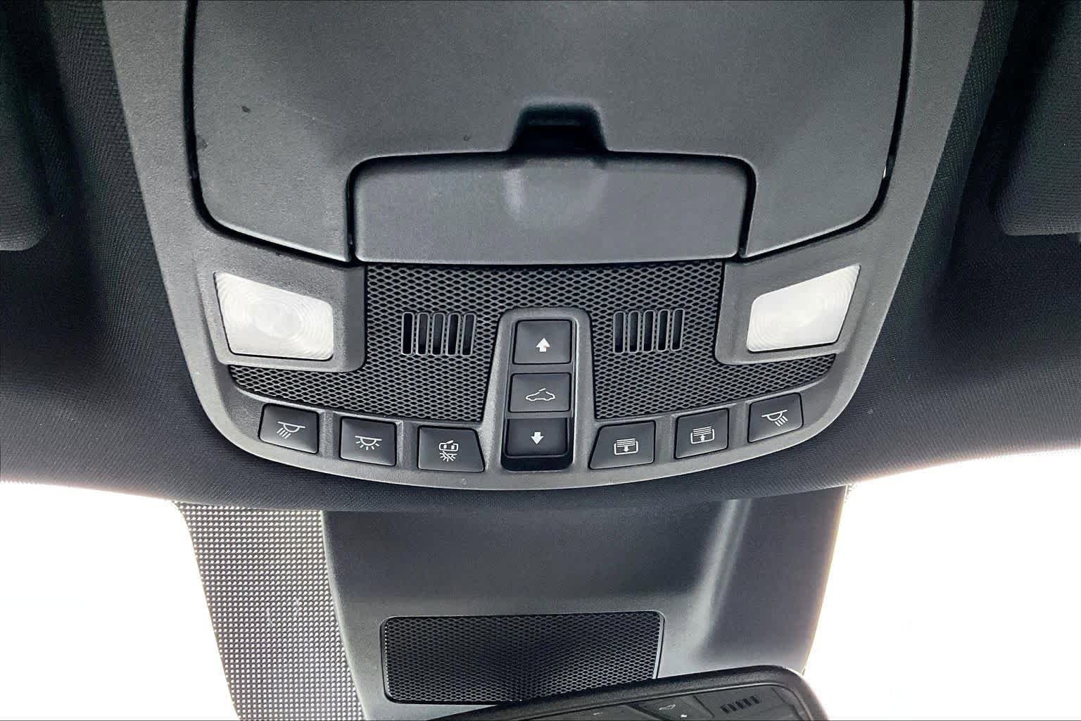 Used 2018 Ford Expedition XLT w/ Equipment Group 202A RWD image 25