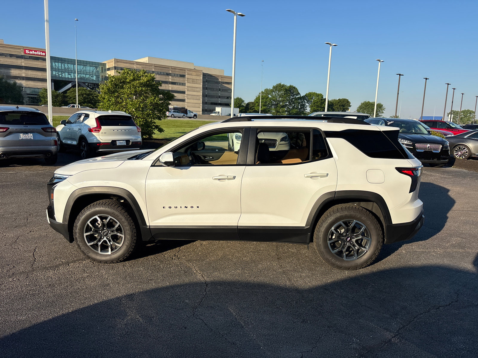 Used 2026 Chevrolet Equinox ACTIV w/ Safety and Technology Package AWD/4WD image 4