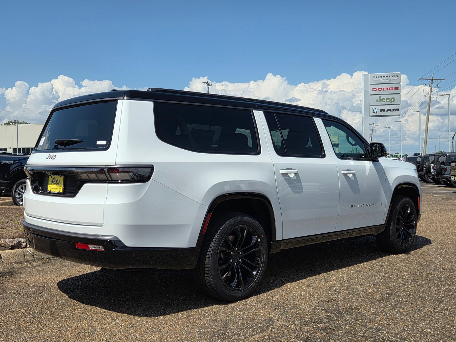 New 2026 Jeep Grand Wagoneer L Summit AWD/4WD image 4