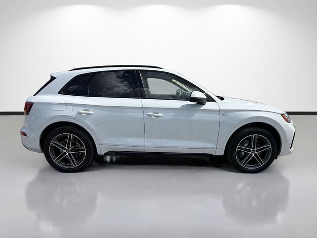 Used 2023 Audi Q5 e Prestige w/ Prestige Package AWD/4WD image 2