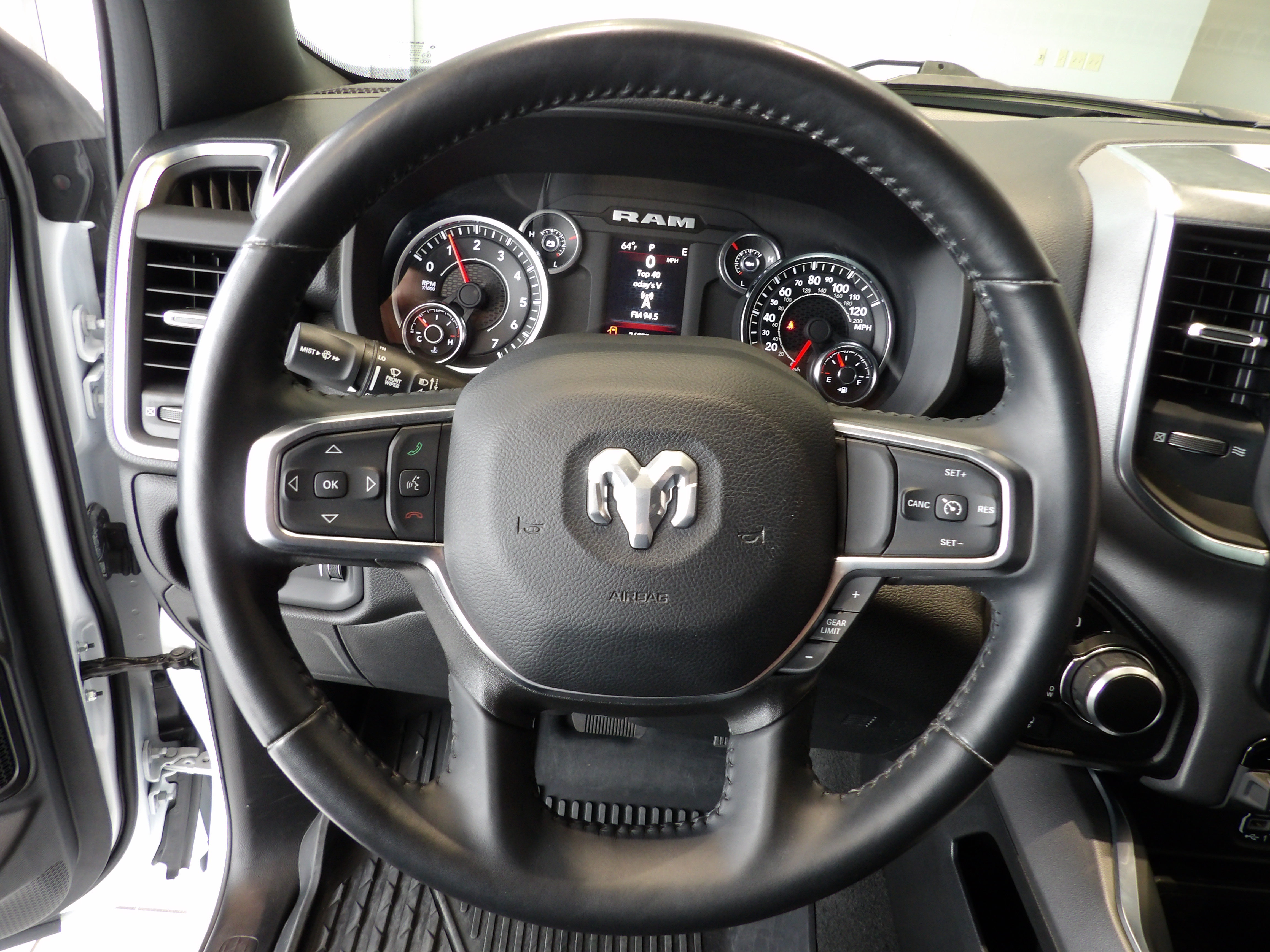 Used 2024 RAM 1500 Big Horn AWD/4WD image 10