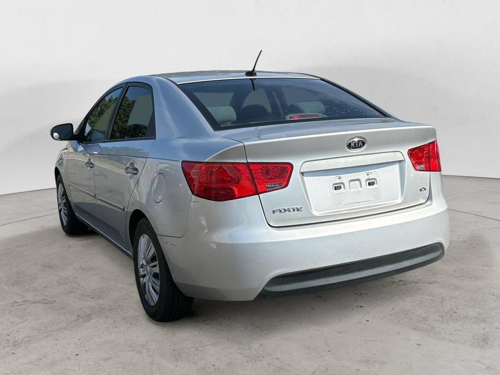Used 2010 Kia Forte EX FWD image 5