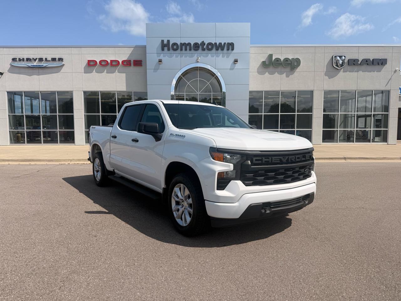 Used 2022 Chevrolet Silverado 1500 Custom AWD/4WD image 1