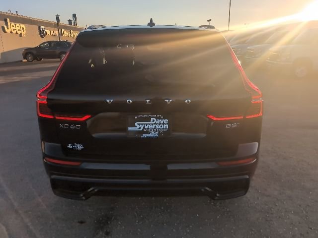 Used 2023 Volvo XC60 B5 Plus image 31