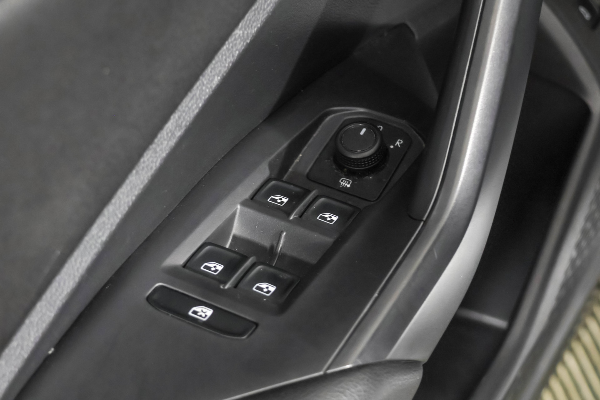 Used 2019 Volkswagen Jetta S w/ Driver Assistance Package FWD image 31