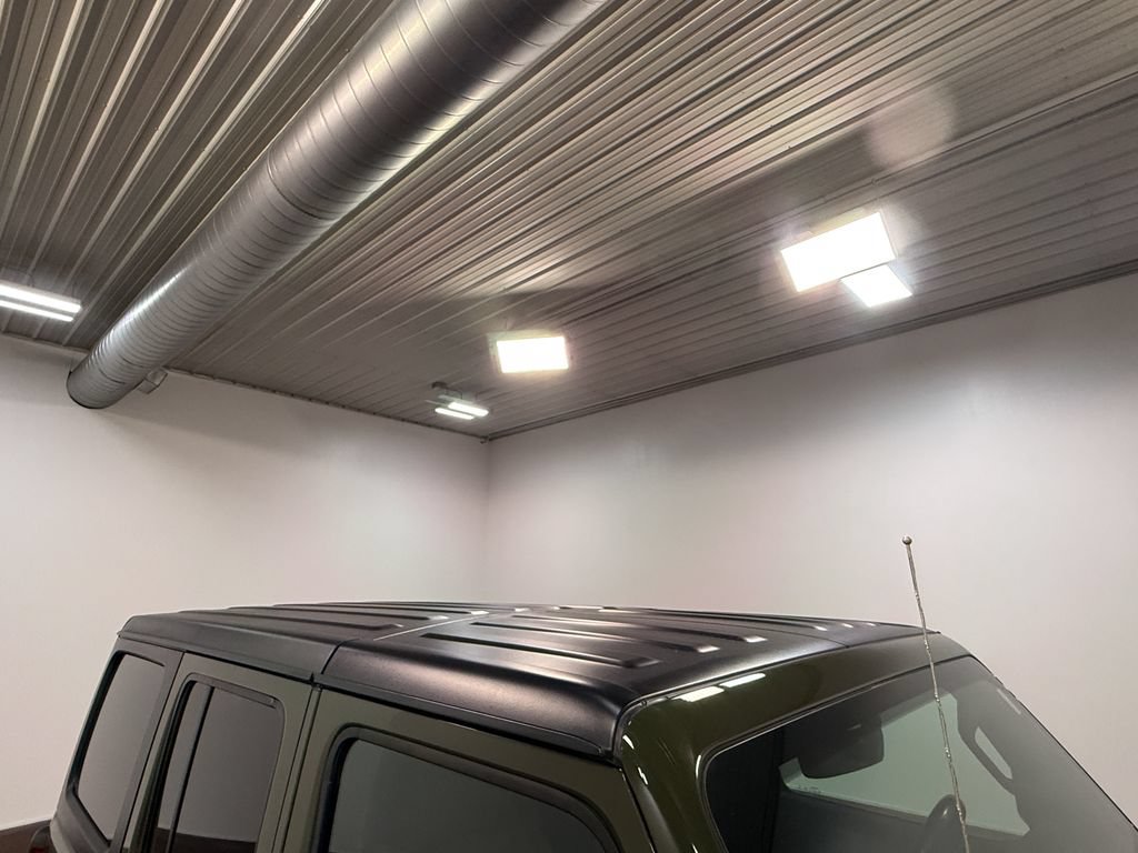 Used 2023 Jeep Wrangler Unlimited Sahara w/ Dual Top Group AWD/4WD image 45