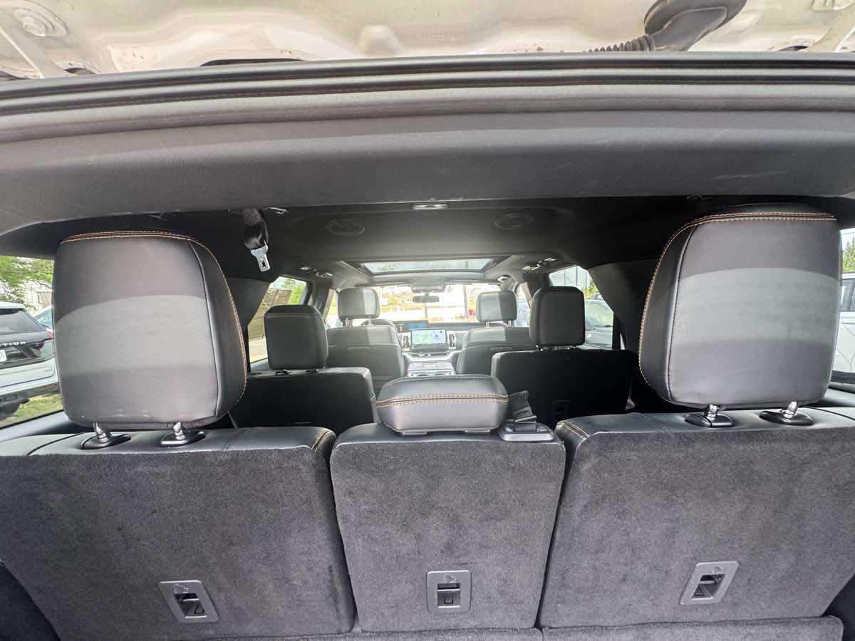 Used 2025 Ford Expedition Tremor image 27