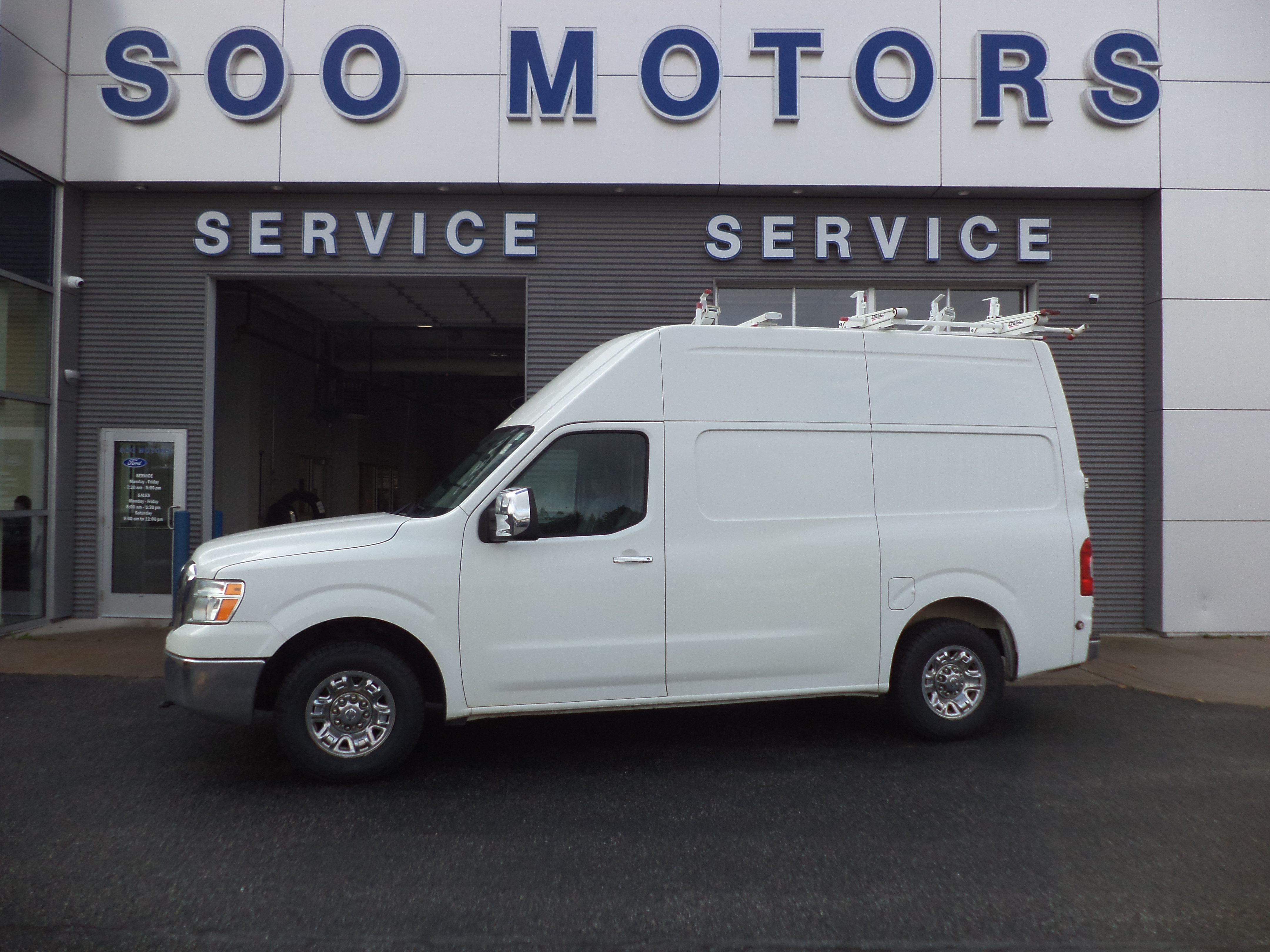 Used 2020 Nissan NV 3500 SL w/ Back Door Glass Package RWD image 1