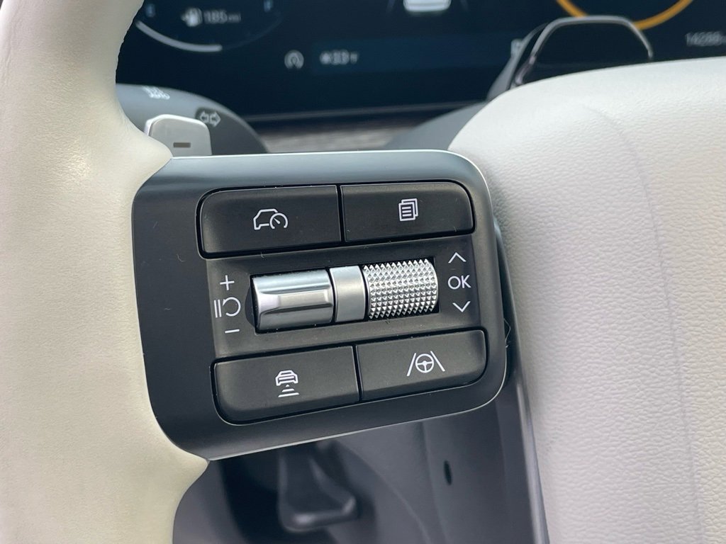 Used 2024 Hyundai Santa Fe Calligraphy image 36