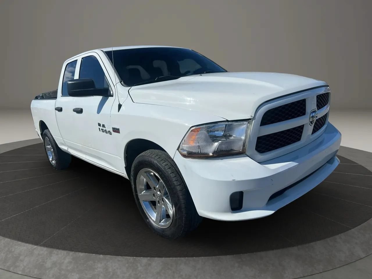 Used 2017 RAM 1500 Express AWD/4WD image 3