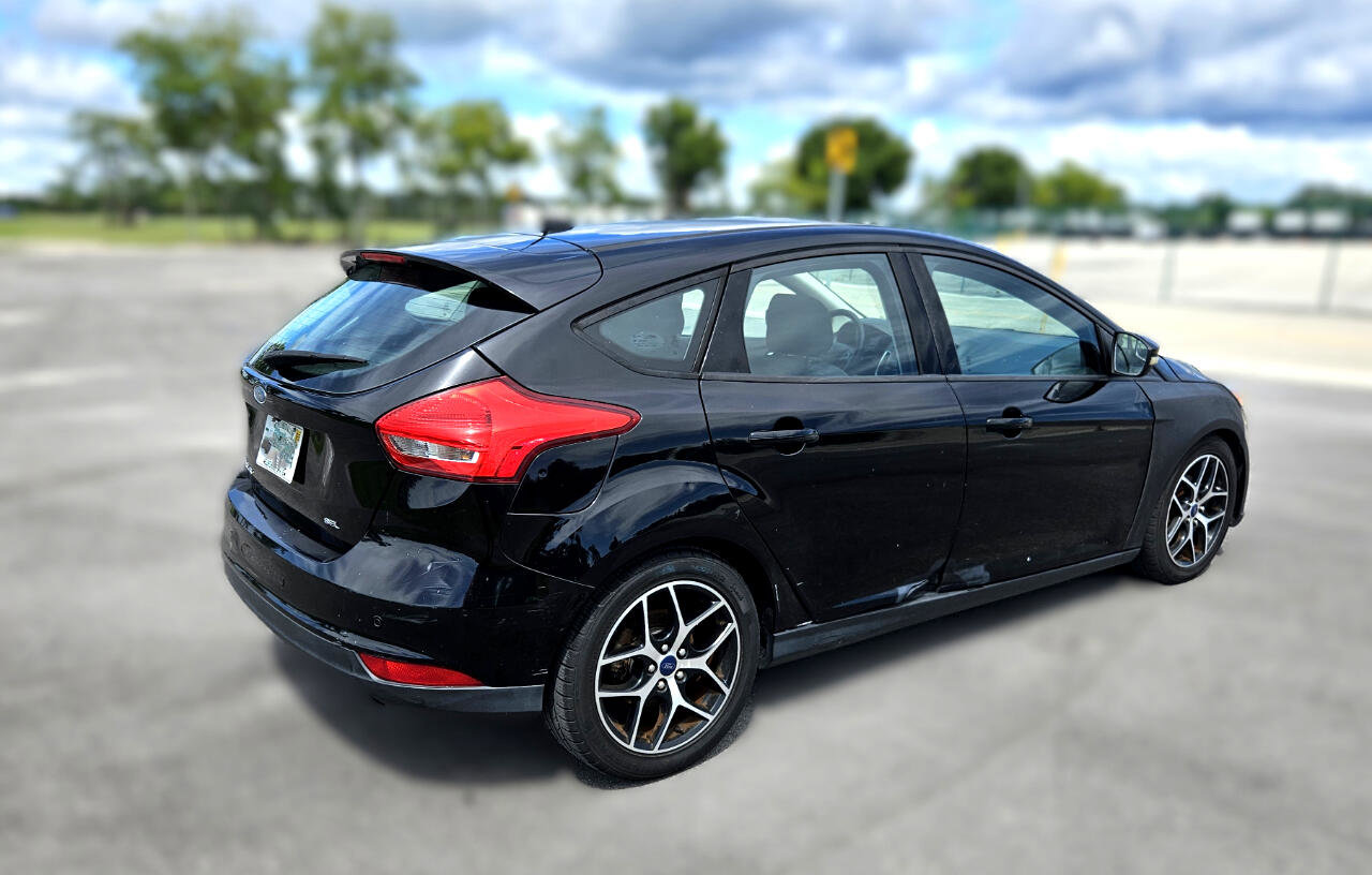 Used 2017 Ford Focus SEL w/ Cold Weather Package image 4