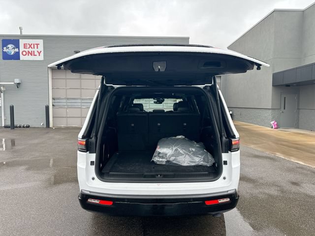 New 2026 Jeep Grand Wagoneer L Limited AWD/4WD image 27