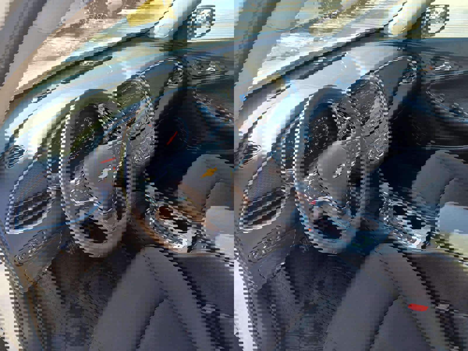 Used 2025 Chevrolet Malibu RS image 8