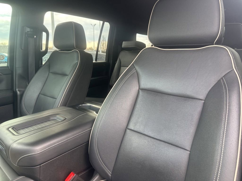 Used 2023 Chevrolet Suburban Premier image 11