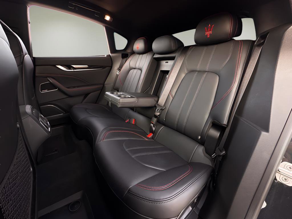 Used 2024 Maserati Levante GT Ultima image 24