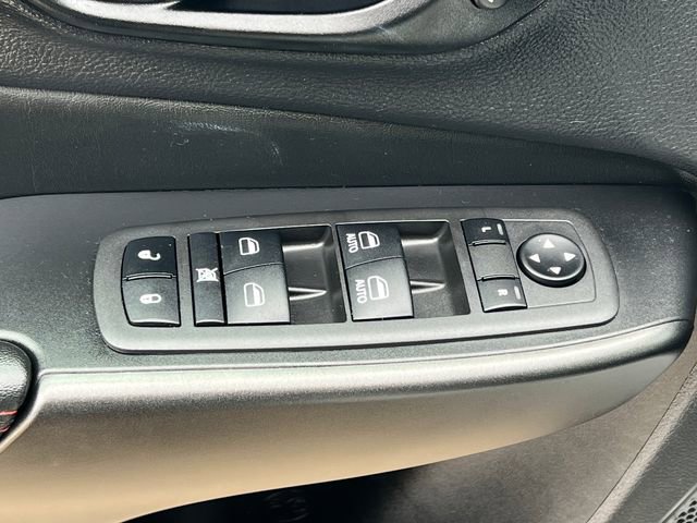 Used 2022 Jeep Cherokee Trailhawk w/ Sun, Sound & Nav Group AWD/4WD image 19