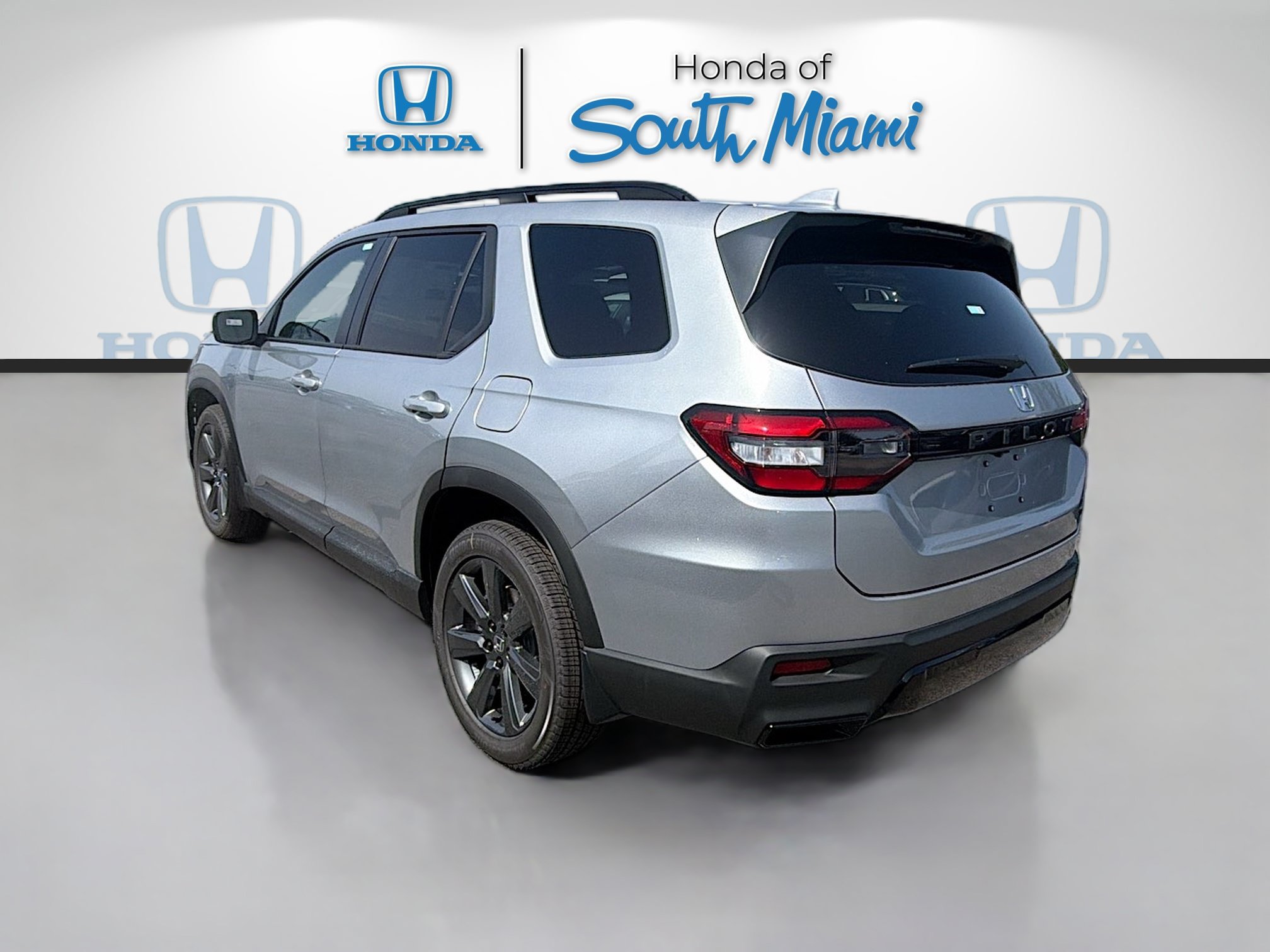 New 2026 Honda Pilot Sport image 5