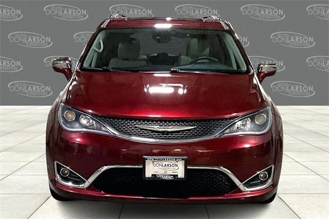Used 2017 Chrysler Pacifica Limited w/ UConnect Theater Package image 2