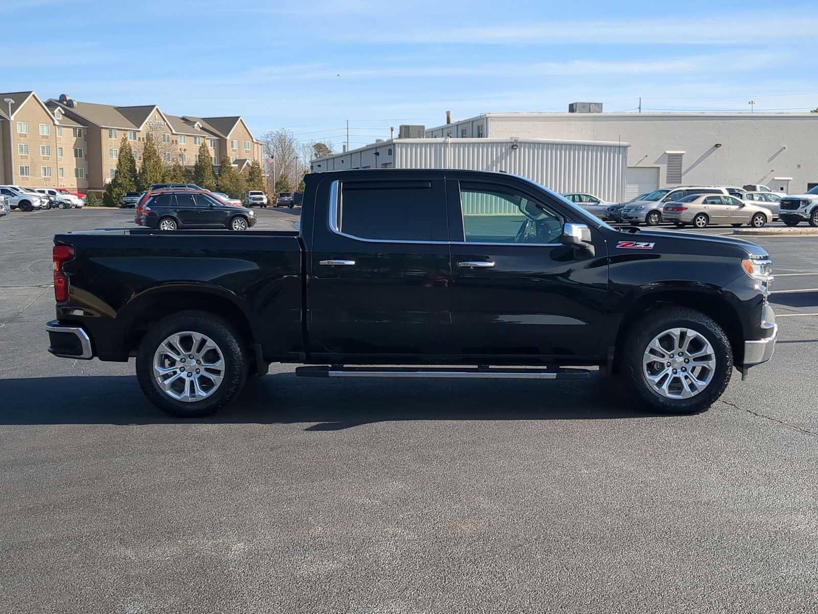 Used 2022 Chevrolet Silverado 1500 LTZ image 9