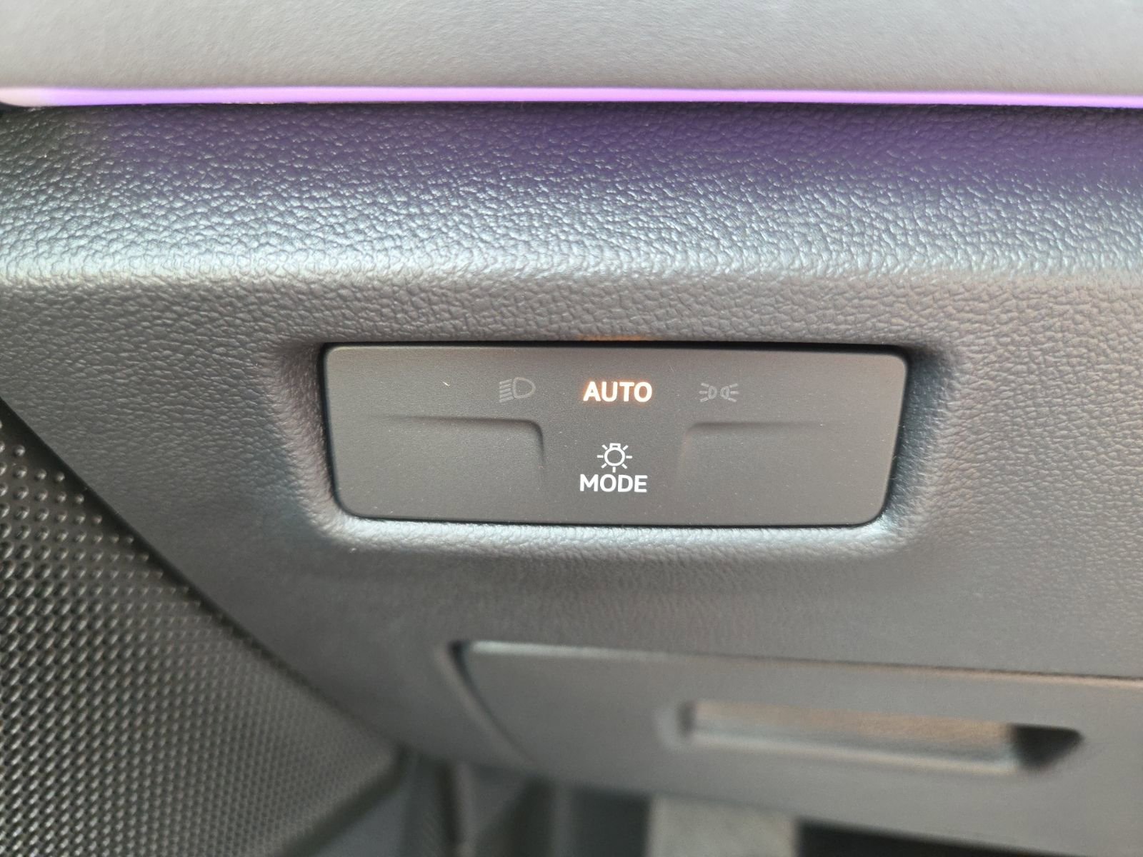 New 2026 Volkswagen Tiguan SE AWD/4WD image 29