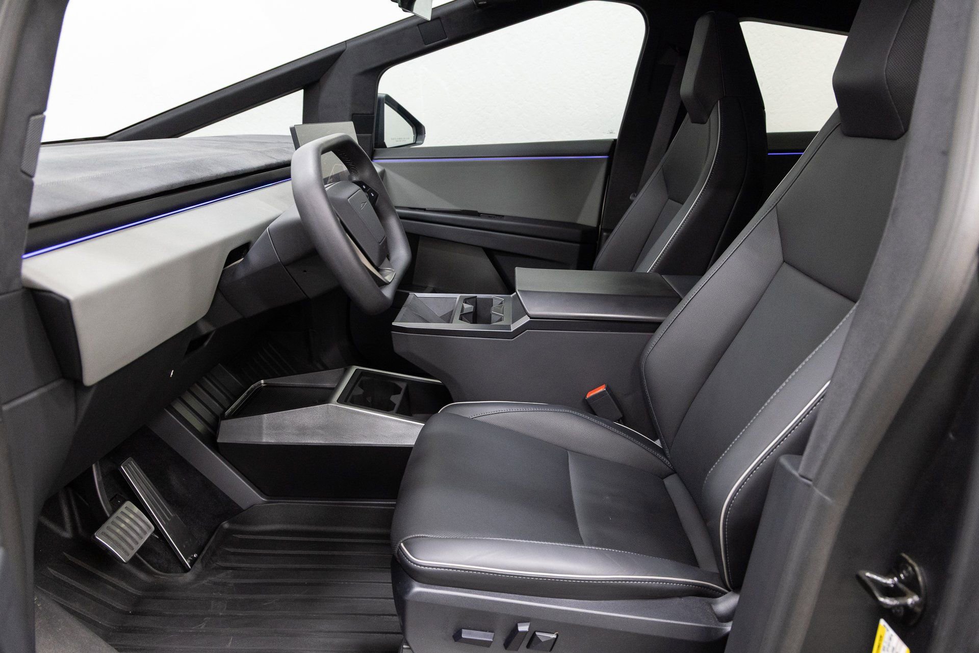 Used 2025 Tesla Cybertruck Cyberbeast image 7