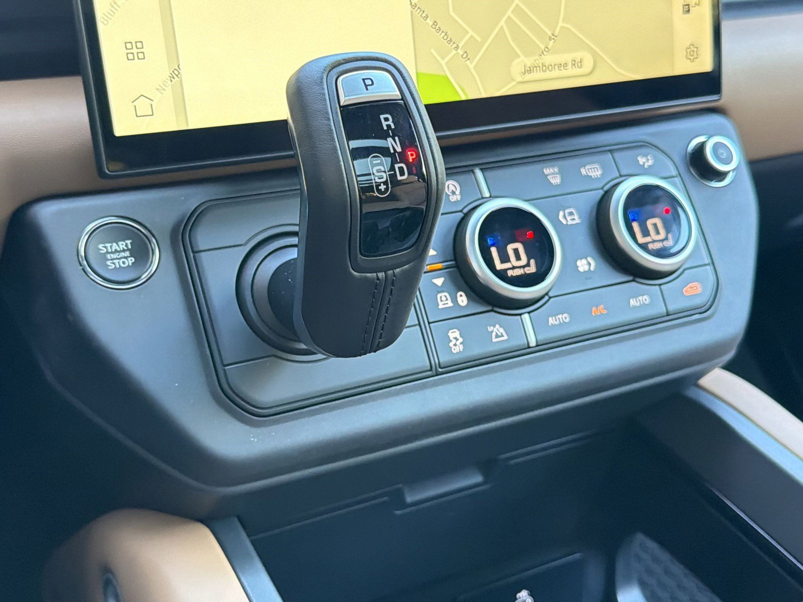 New 2026 Land Rover Defender 110 X-Dynamic SE AWD/4WD image 17