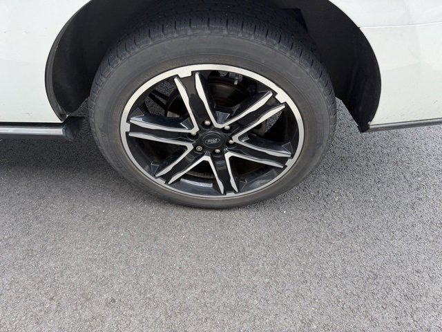 Used 2021 Ford Expedition Limited image 9