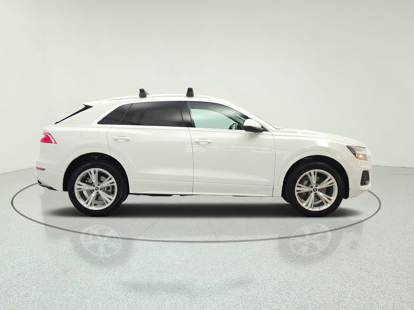 Used 2023 Audi Q8 Premium w/ Convenience Package AWD/4WD image 4